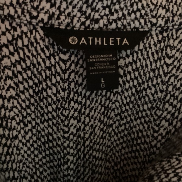 Athleta Women’s Button Down Shirt | Curved Hem | Large - Picture 2 of 3